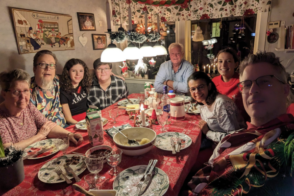 Family enjoying traditional Öland kroppkaka on Christmas Eve dinner